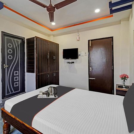Capital O Lakshmi Residency Hotel Tirupati Exterior foto