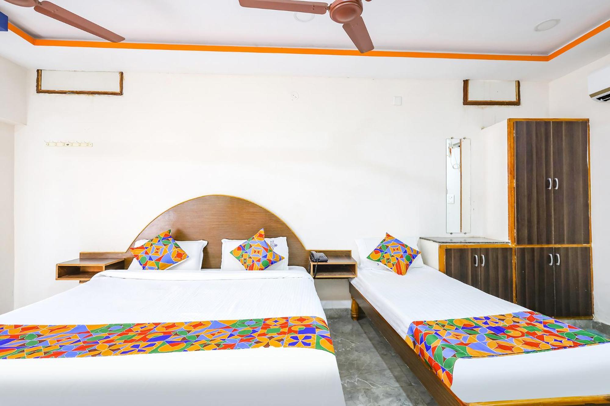 Capital O Lakshmi Residency Hotel Tirupati Exterior foto