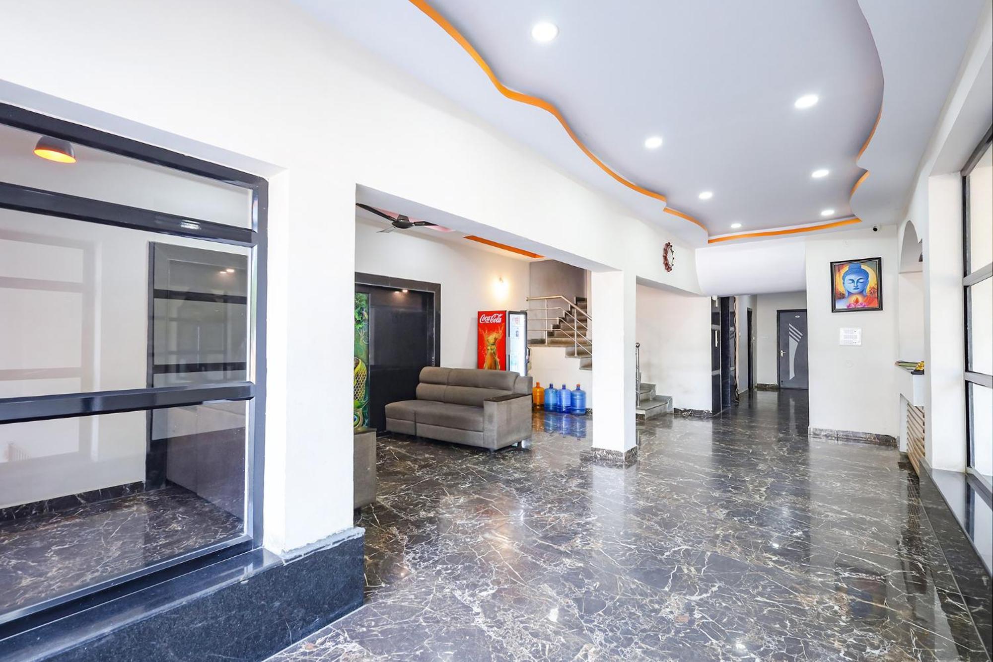 Capital O Lakshmi Residency Hotel Tirupati Exterior foto