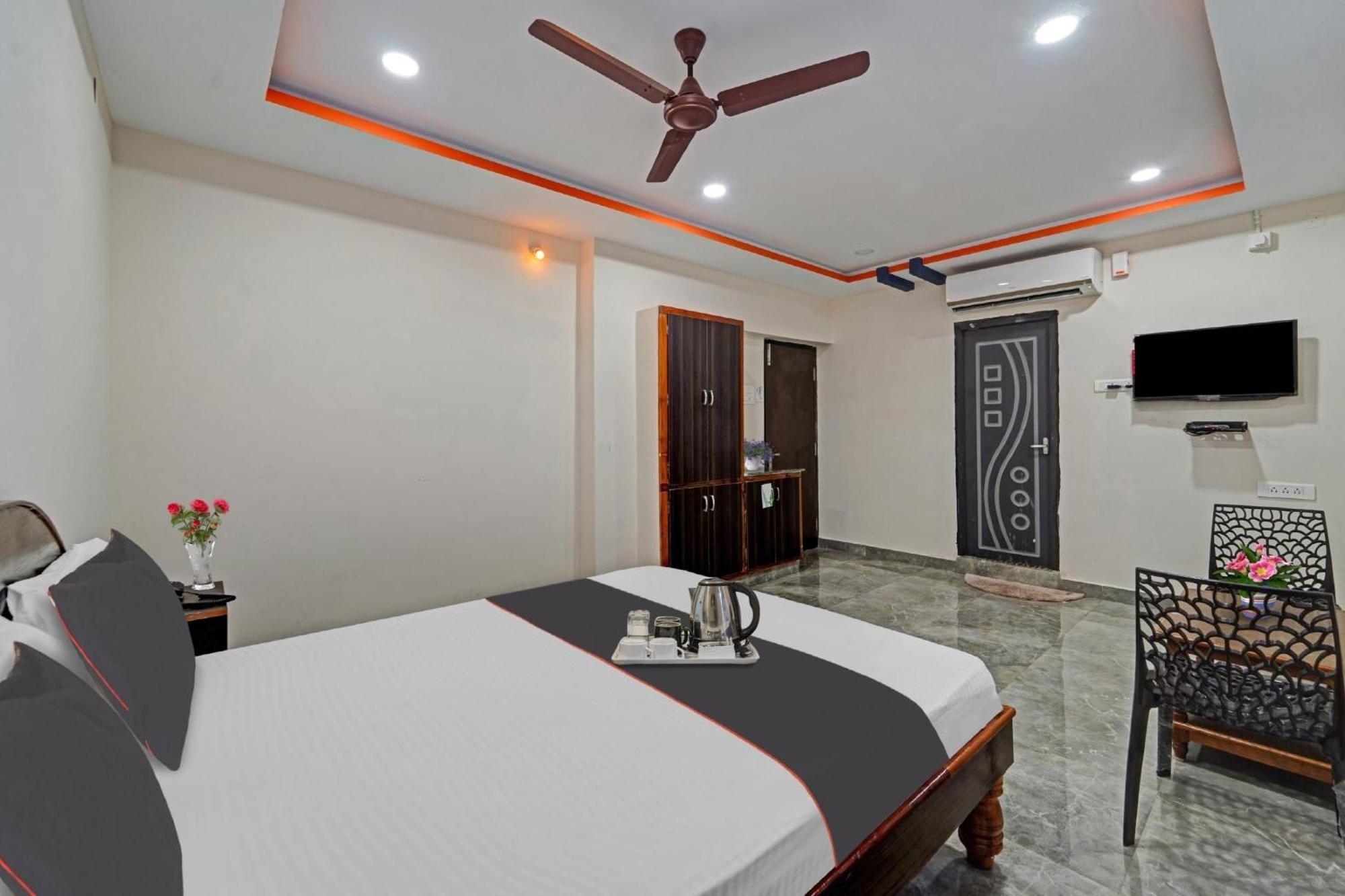 Capital O Lakshmi Residency Hotel Tirupati Exterior foto