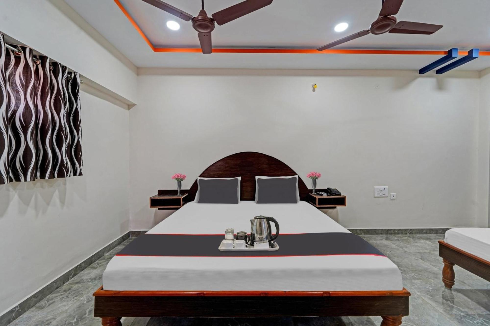 Capital O Lakshmi Residency Hotel Tirupati Exterior foto