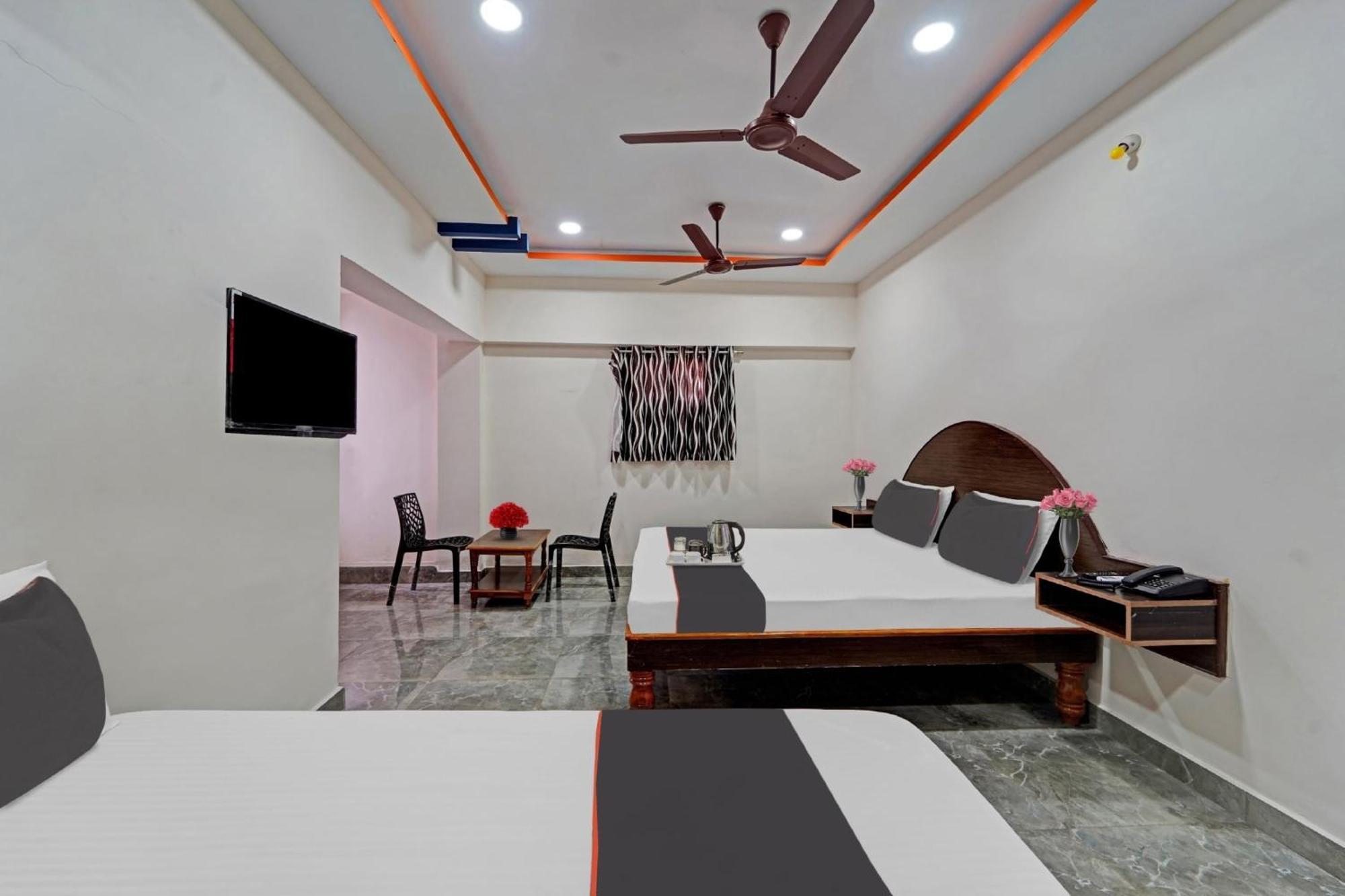 Capital O Lakshmi Residency Hotel Tirupati Exterior foto