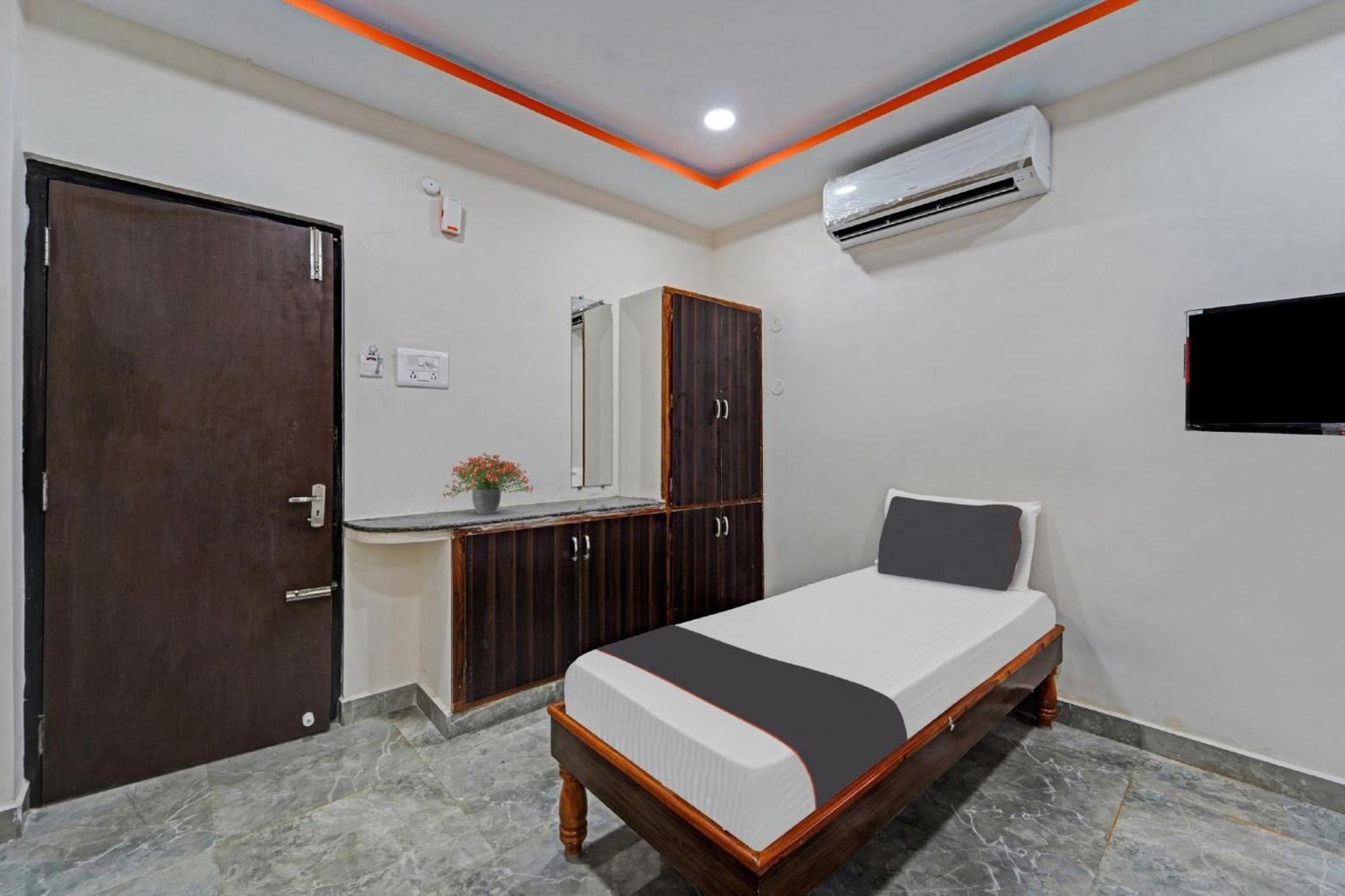 Capital O Lakshmi Residency Hotel Tirupati Exterior foto