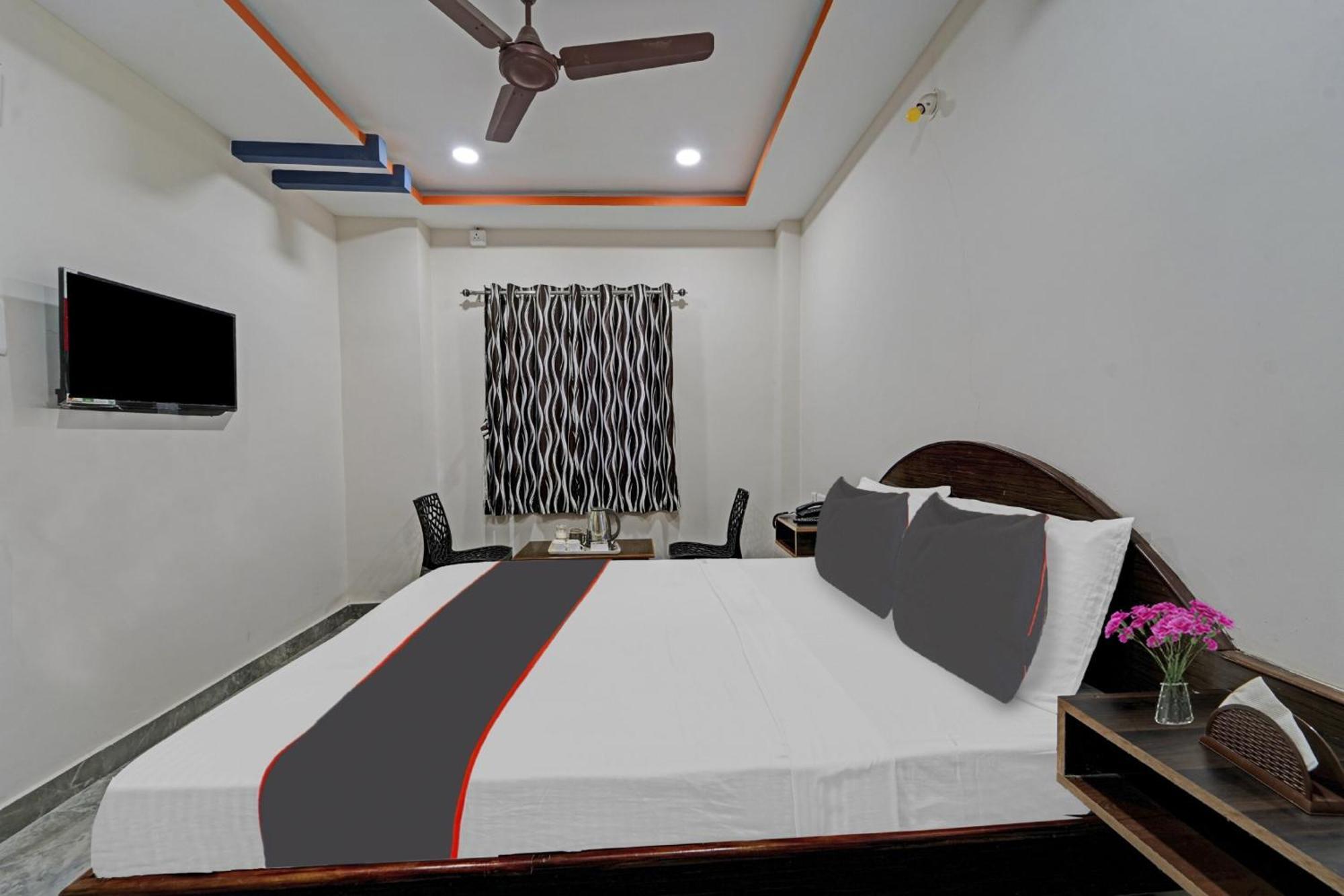 Capital O Lakshmi Residency Hotel Tirupati Exterior foto